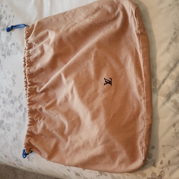 Vintage 90s Louis Vuitton Magazine Bag - Picture 15 of 17